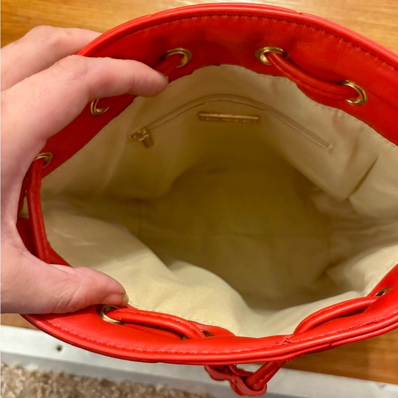 3AM Forever NWT Bright red Quilted Gold studs Bucket Bag Detachable straps - Picture 12 of 16